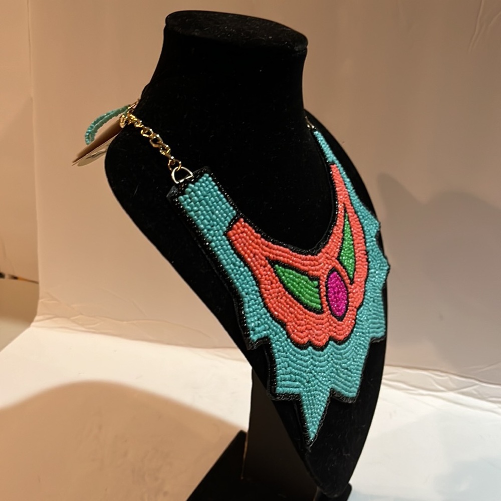 NWT Turquoise Beaded Bib Necklace - Picture 2 of 4